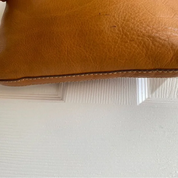 Fryer Carson medium leather crossbody bag in great condition 10 by 8.5 inches - Picture 7 of 7